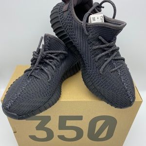Yeezy Boost 350 V2 Black - Men US 7 / Women US 8